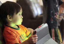 Are You Using a Tablet to Keep Your Kid Occupied