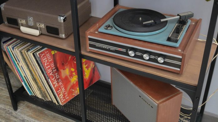 Vinyl Revival - Nostalgia, Collecting, and the Return to Analogue Sound tubidy, tubidy mp3, tubidy mp3 download, tubidy music download, tubidy music